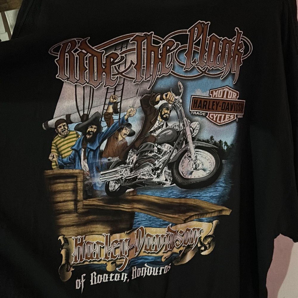 Authentic gently used men’s Harley Davidson t-shirt from Roatan, Honduras